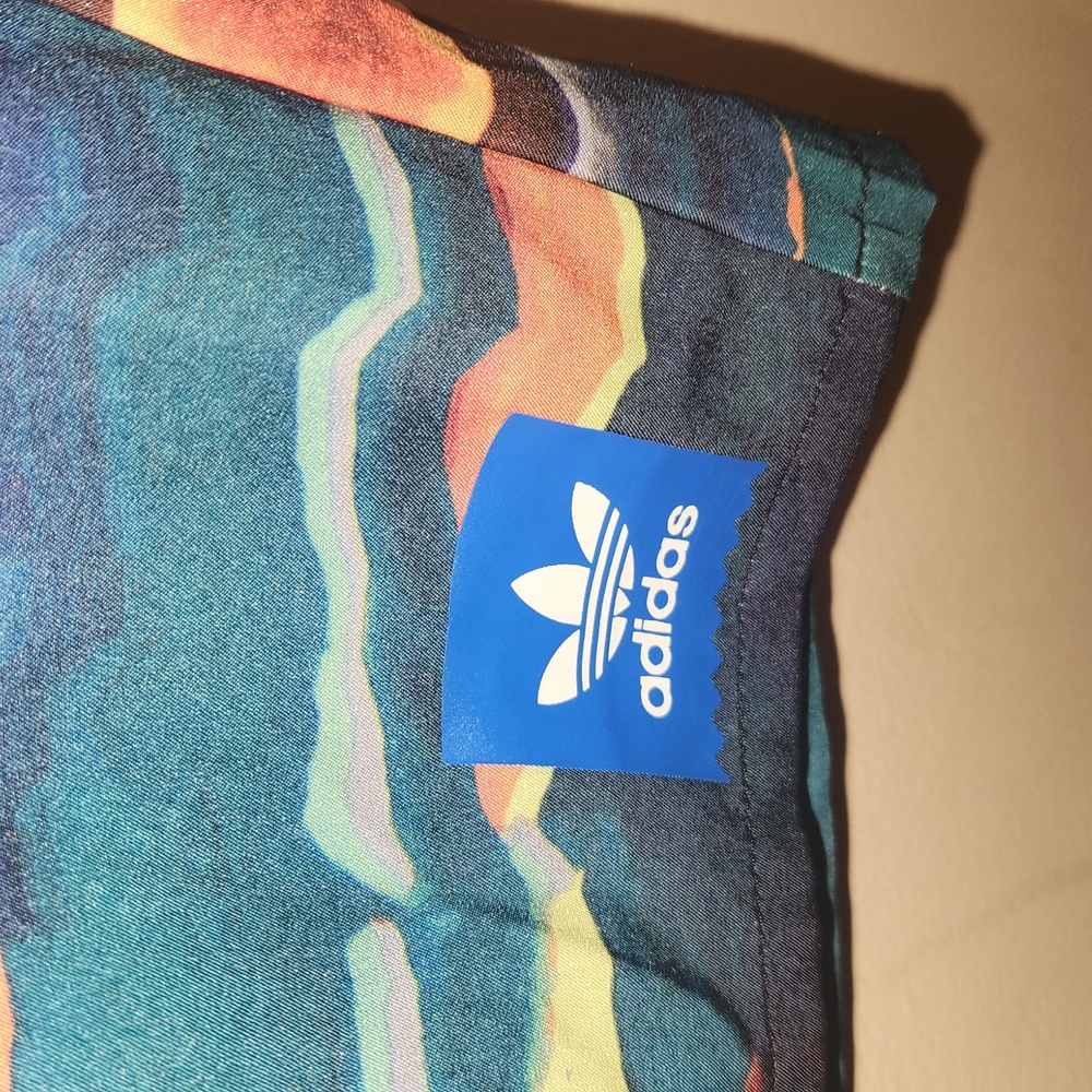 Men's Adidas shorts - Picture 4 of 7